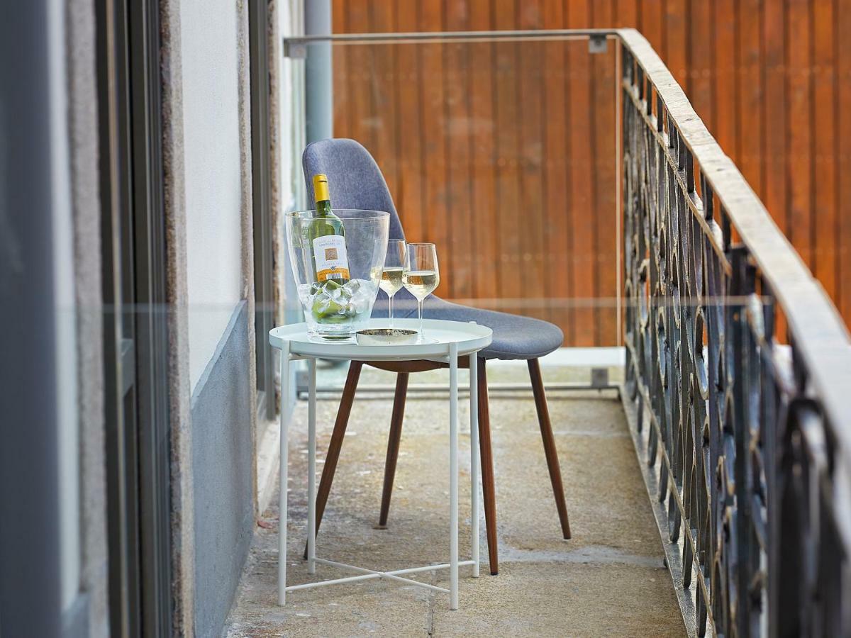 Porto Downtown Lovers Suites: Bombarda 451 ภายนอก รูปภาพ